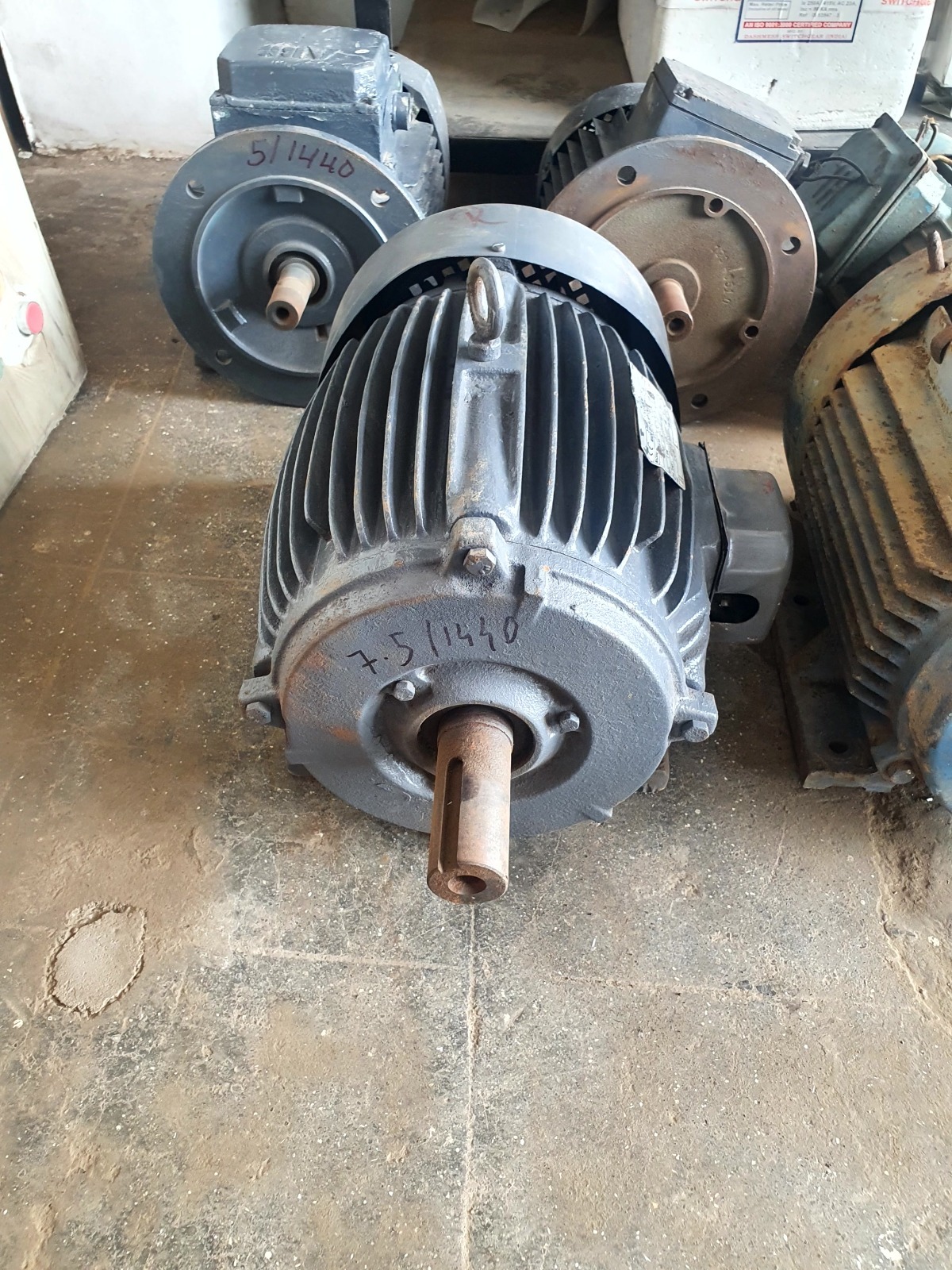 20 hp / 1440 rpm induction motor
