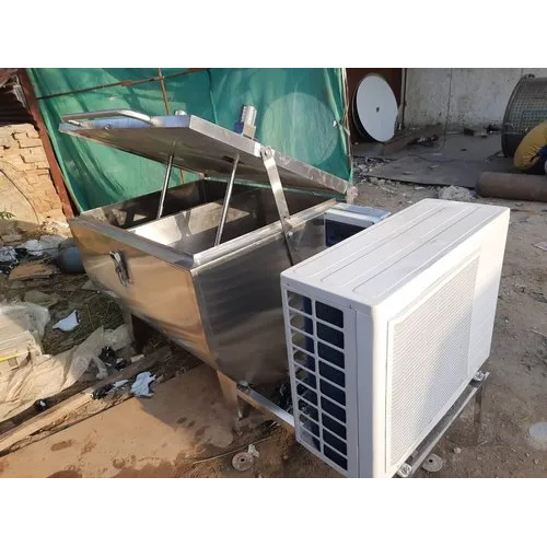 Silver/White 750 L Bulk Milk Cooler