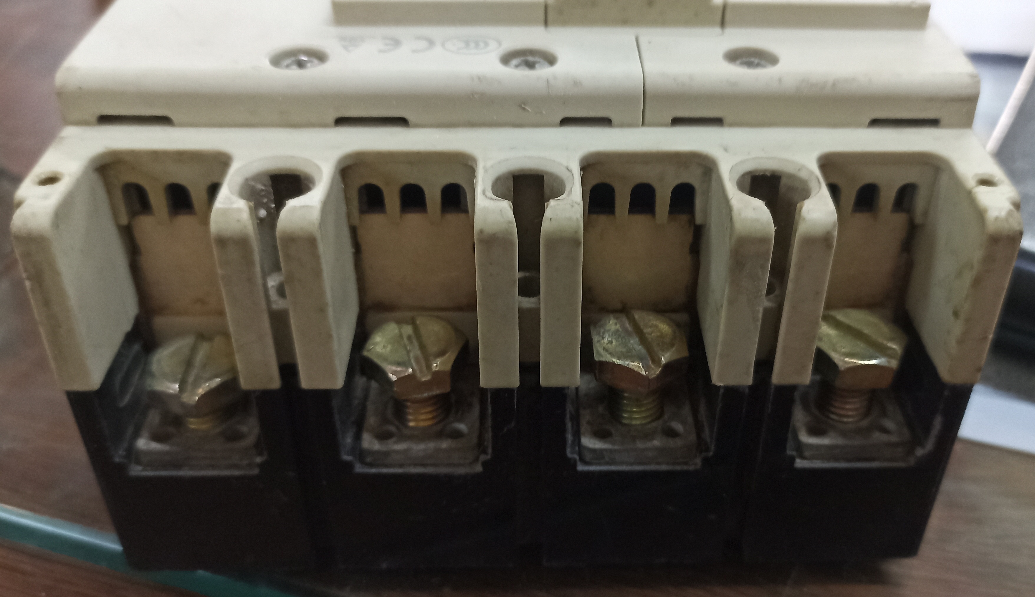 MITSUBISHI (NF125-SW) 100A 4P MCCB