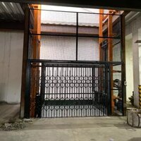 Commercial Goods Lift