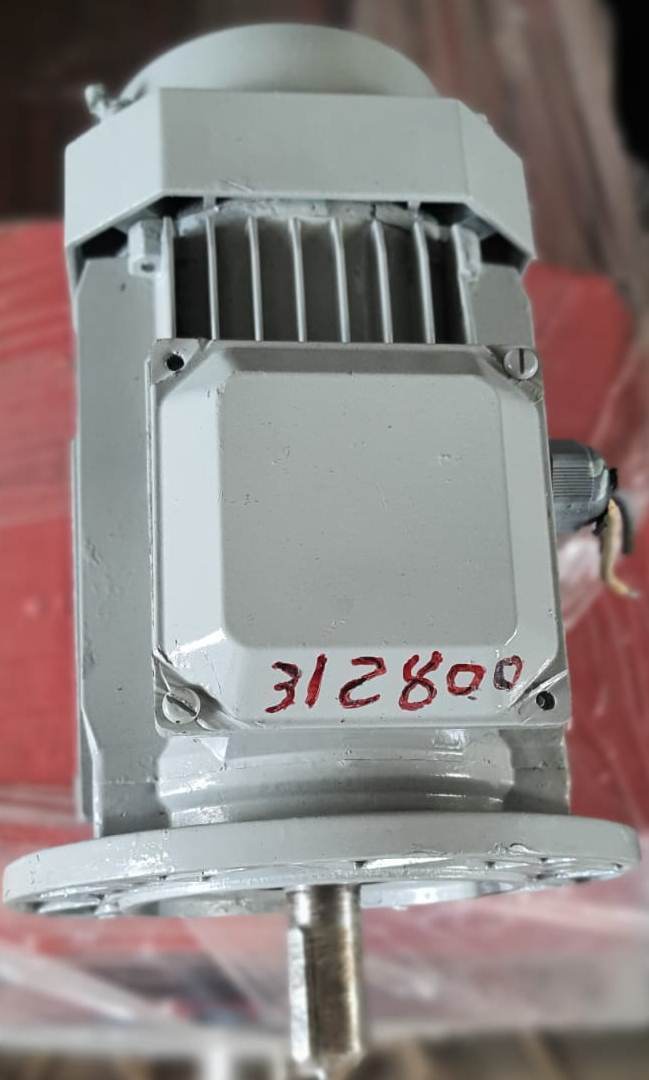 3 HP 2800 RPM ELECTRIC MOTOR