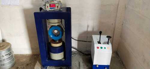 Semi Automatic Compression Testing Machine Capacity: 200 Tons/Year