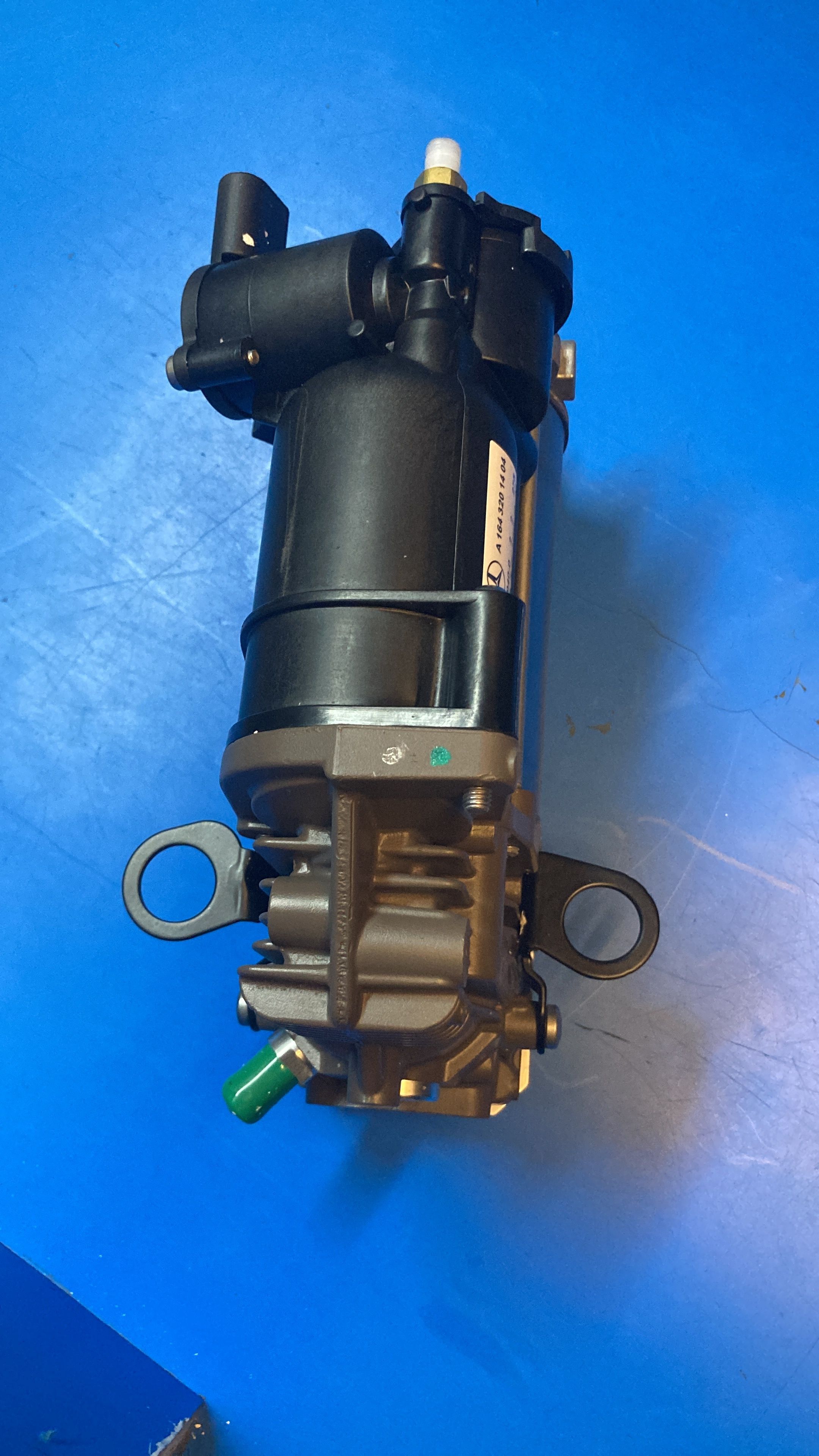 Mercedes ML250 Airmatic Suspension Shocker Valve-Mercedes GL250 Air compressor valve