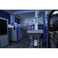 6 cavity pet blowing machine