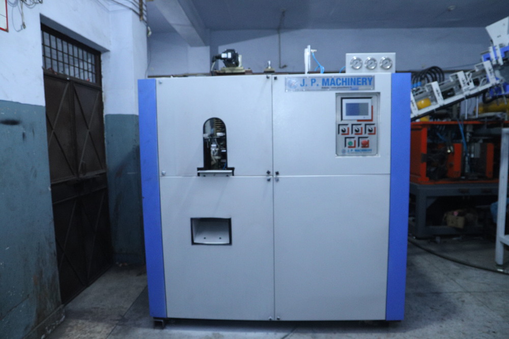 Fully Automatic Automtic Pet Jar Blow Moulding Machine - Color: White/Blue
