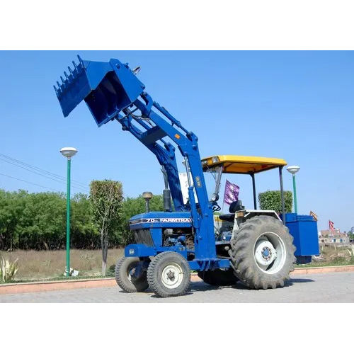 Loader With 6-In-1 Bucket