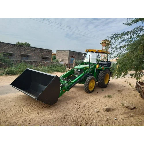 Telescopic Loader With Husk Bucket