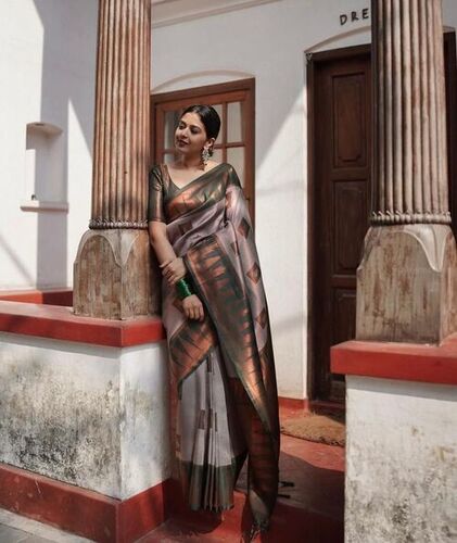 Linen Sarees For A Trendy Look