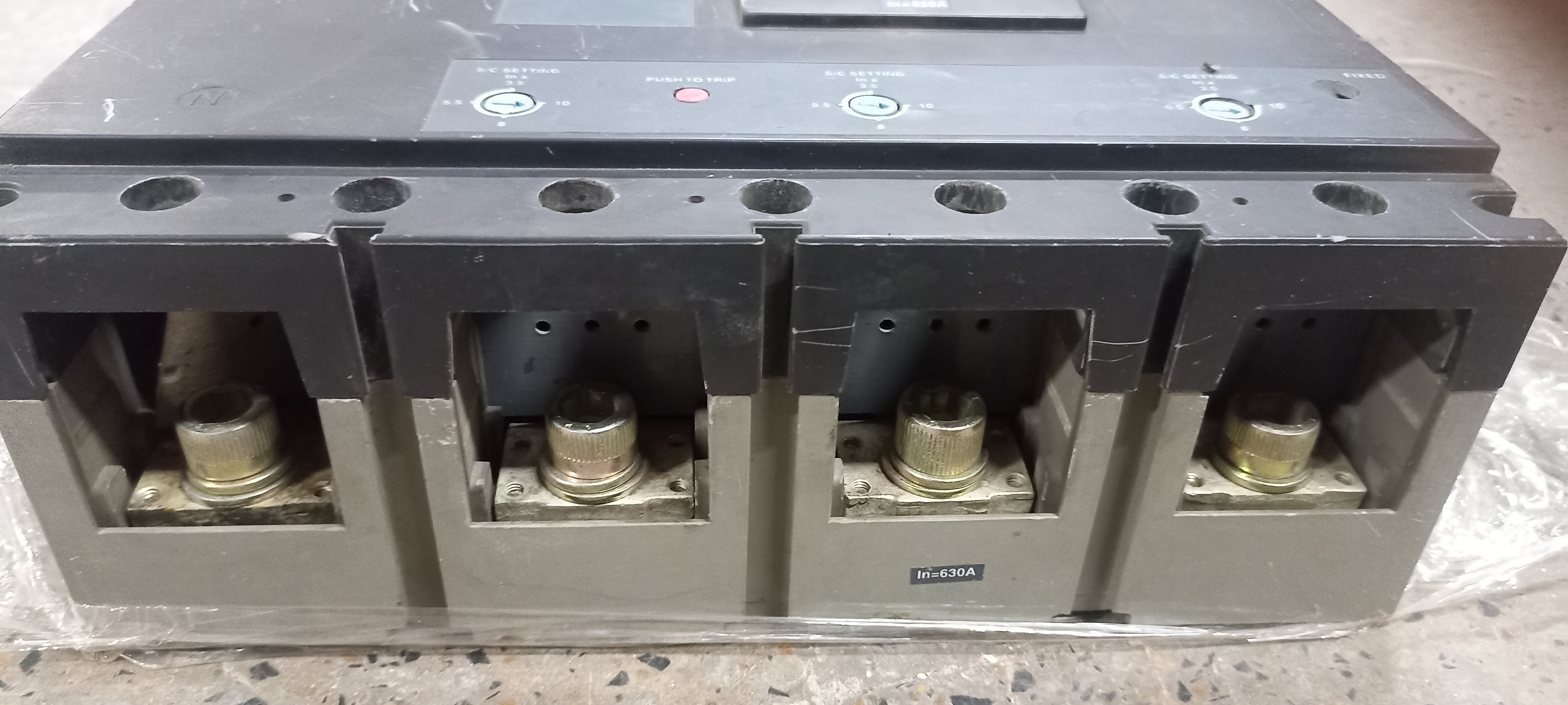 MERLIN GERIN (NKF630C-4P) 630A 4P MCCB