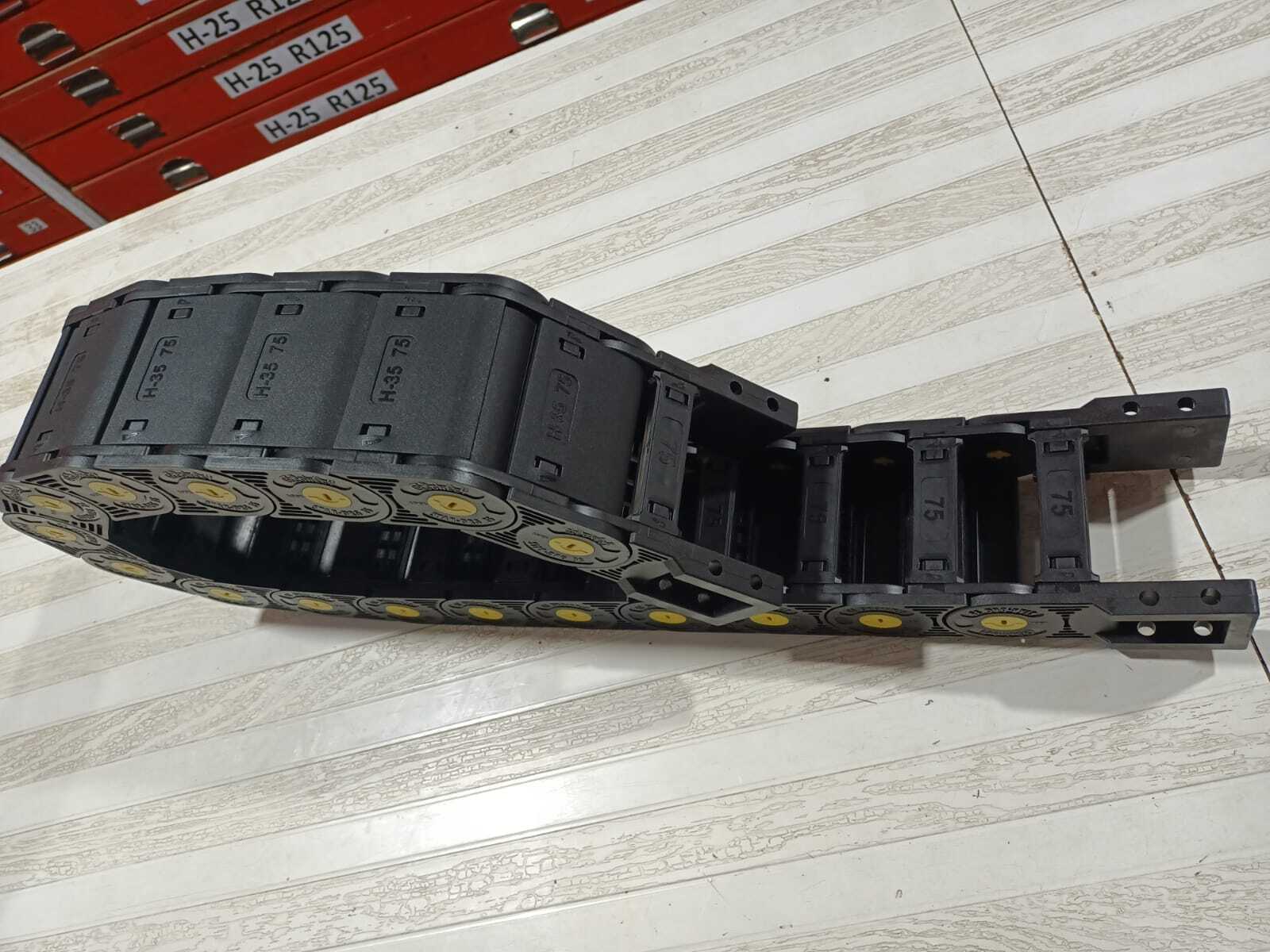 Cable Drag Chain Size/Capacity 35x75 Semi Closed  Chain