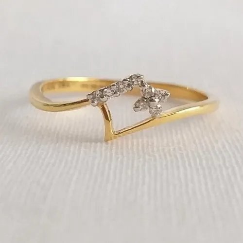 Ladies Rectangle Shape Gold Diamond Ring