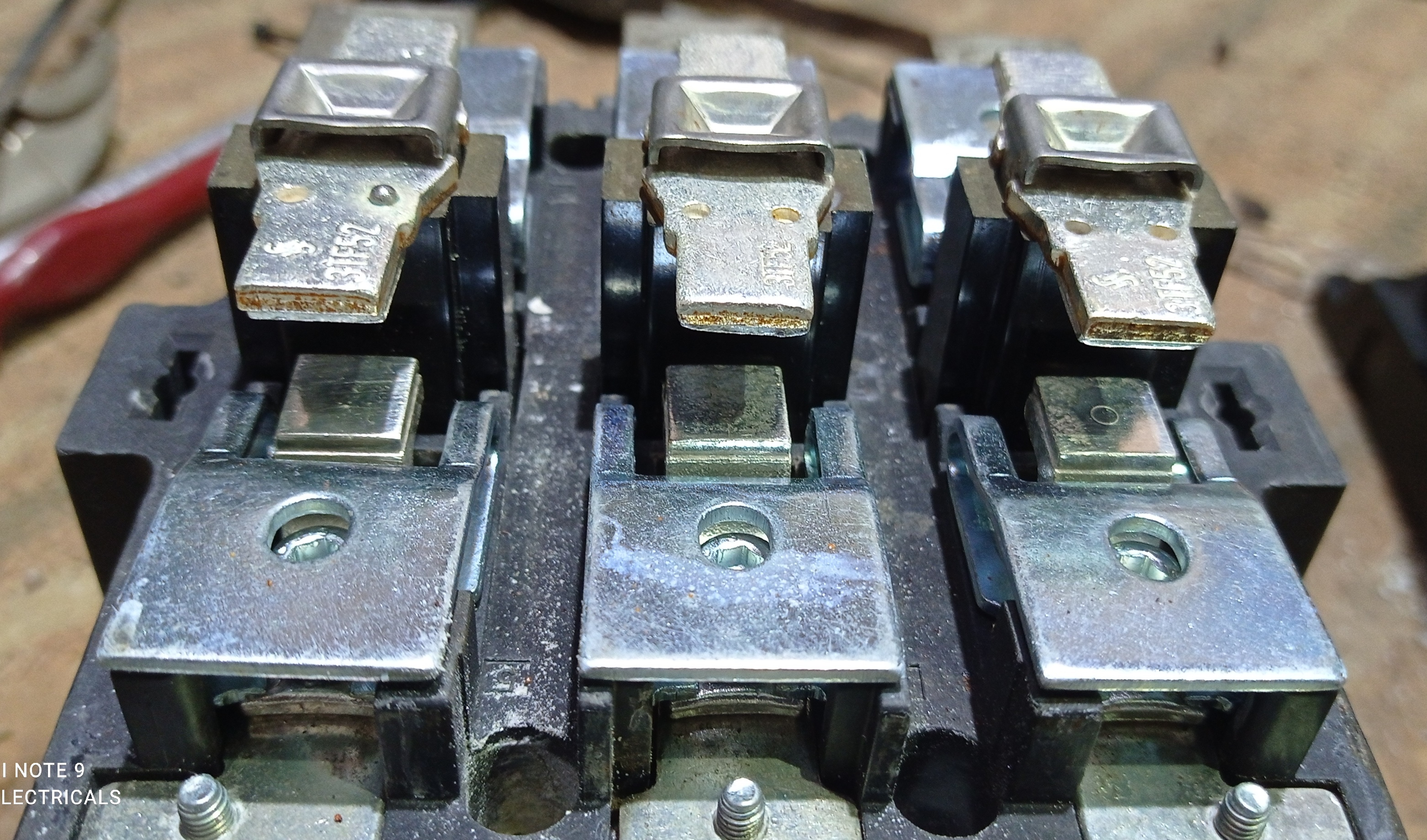 SIEMENS 3TF-52 CONTACTOR