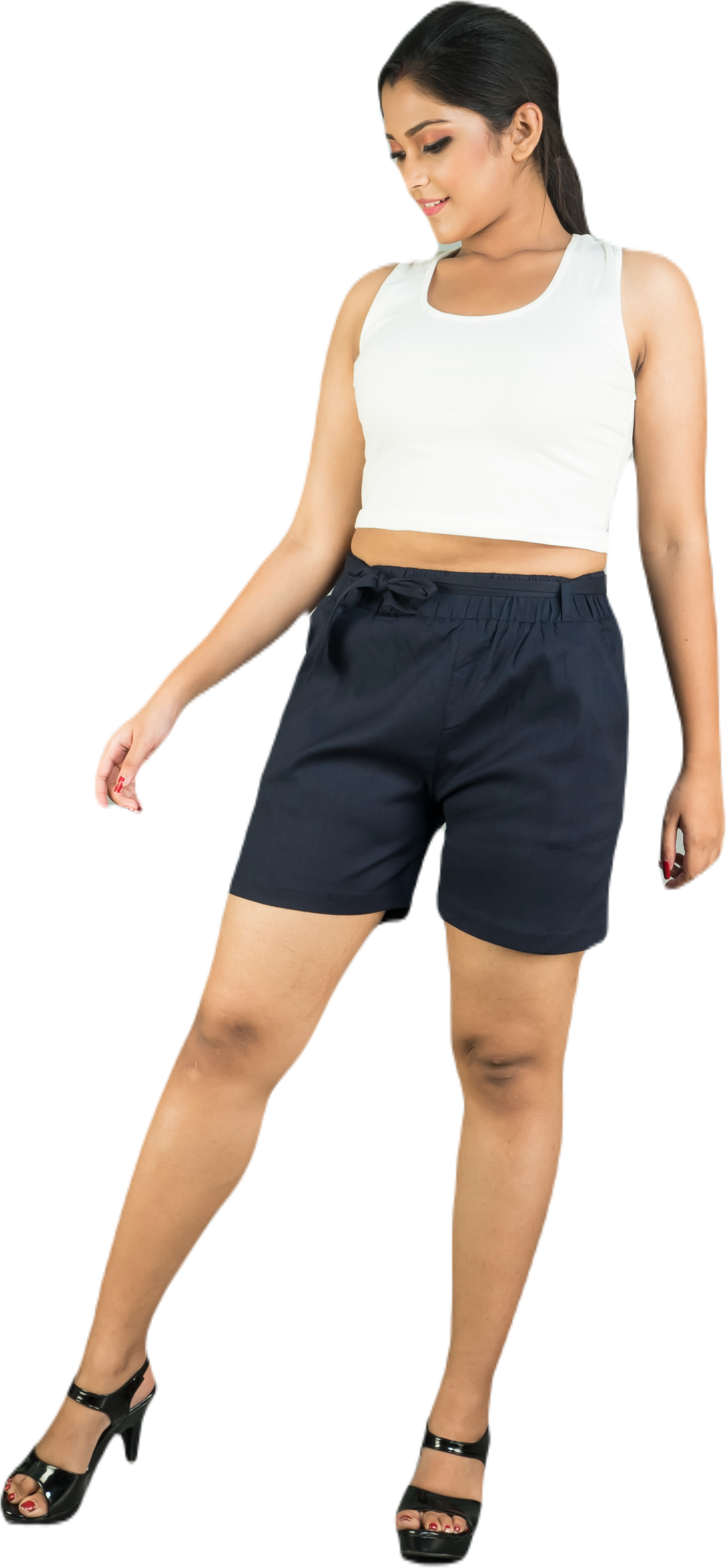 TRENDY BELTED HOT PANTS