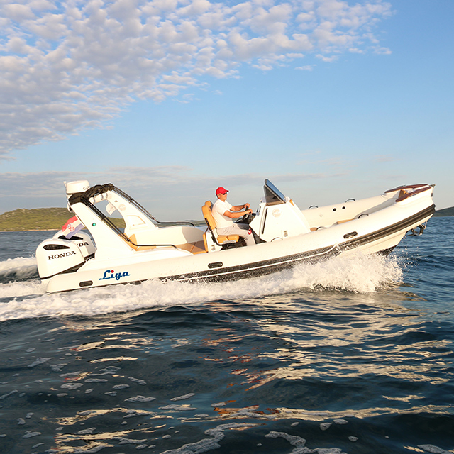 Liya 7.5M Rib Inflatable Boat With Outboard Motor - Capacity: 1800 Kg/Hr