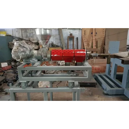 Lab Model Screw Extruder Production Capacity: 2 To 500 Kg Kg/Hr