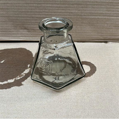 Glass diffuser bottle