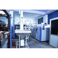 Six-Cavity PET Bottle Blowing Machine