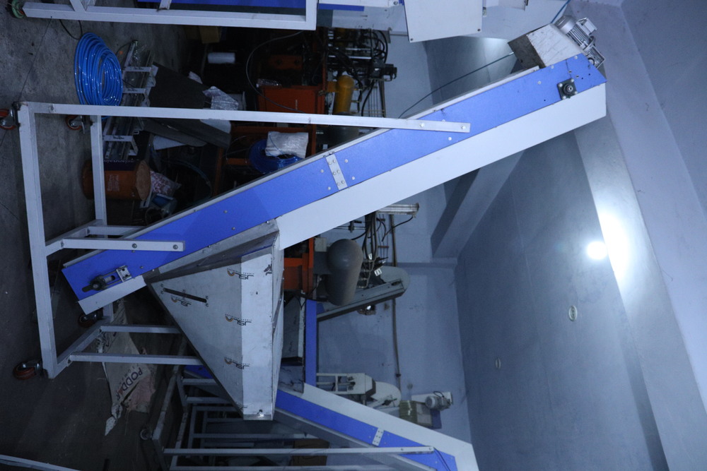 Four Cavity PET Blow Moulding Machine - Industrial Use, White/Blue Color, Warranty Included