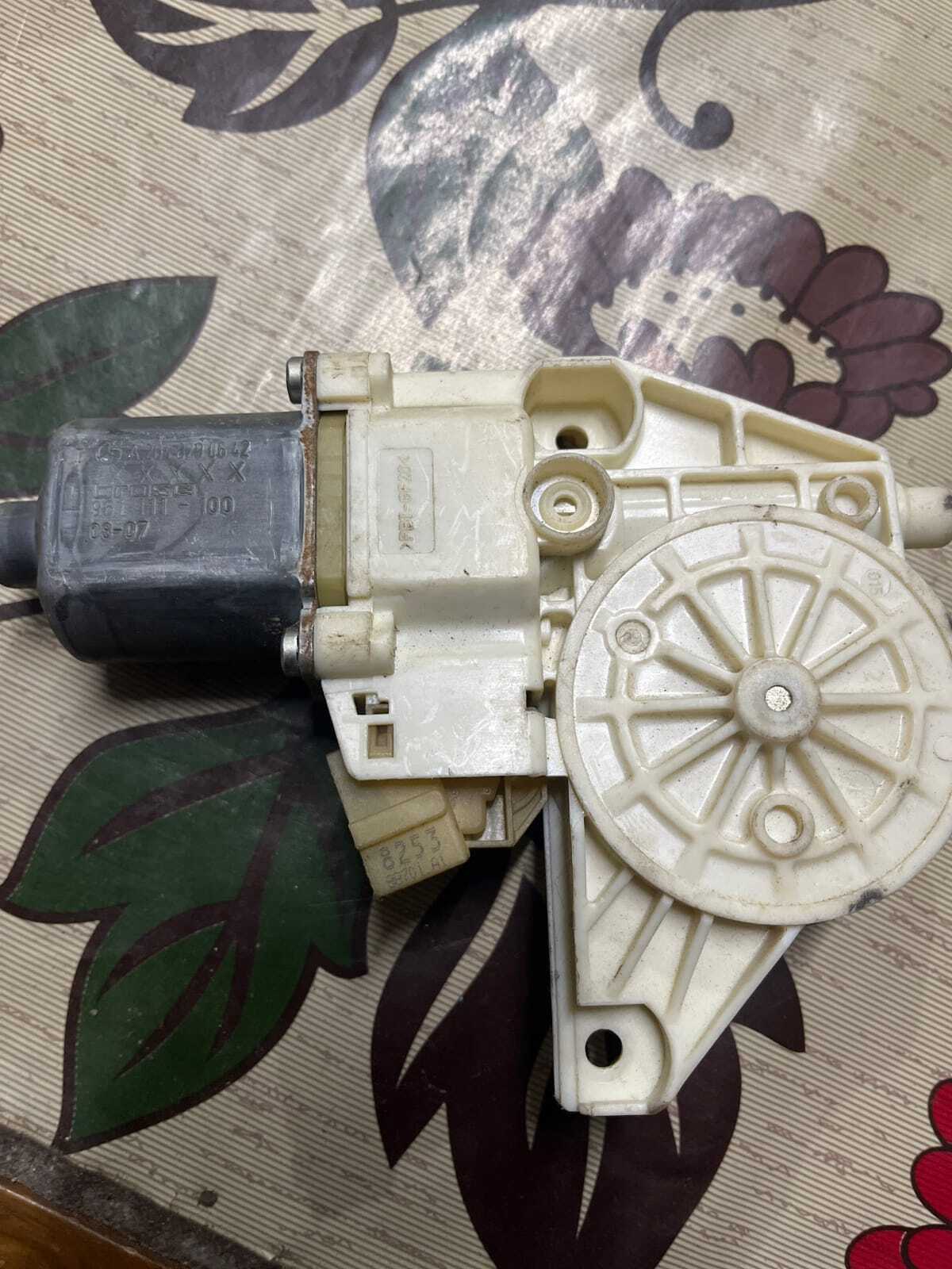 POWER WINDOW MOTOR OF MERCEDES