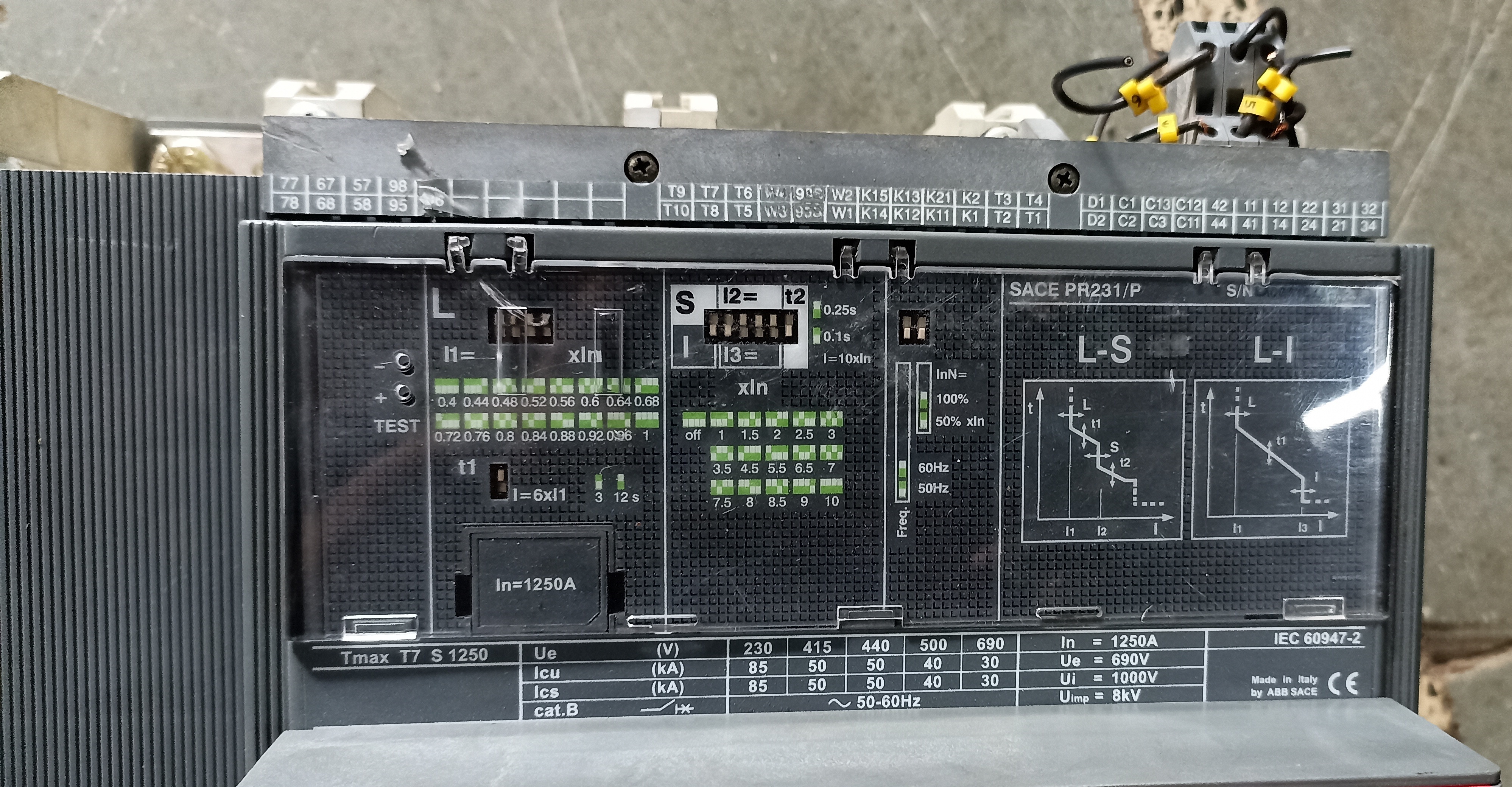 ABB SACE TMAX 1250A 4P MCCB