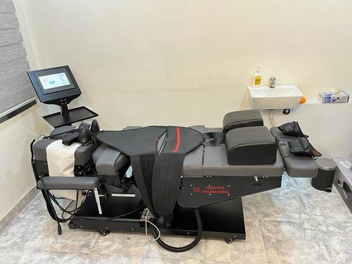 Spine decompression table