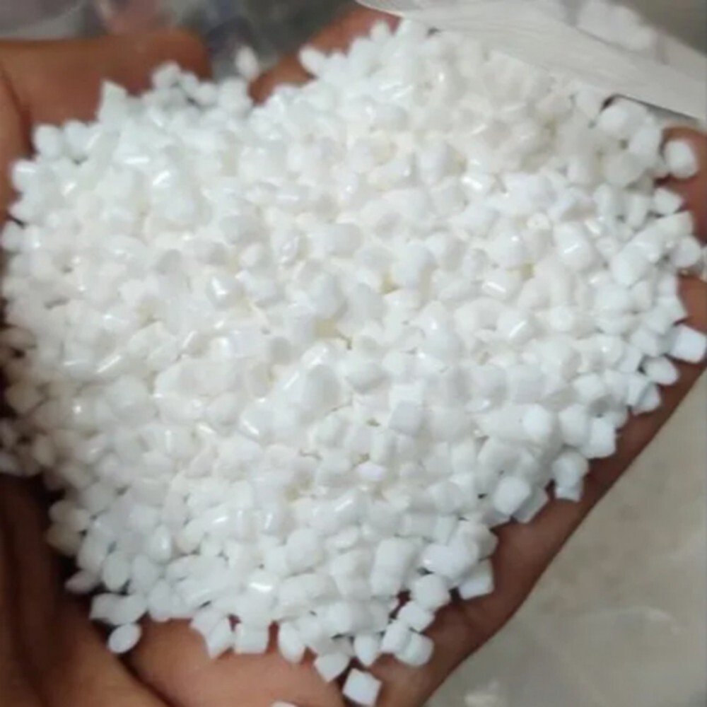 Milky White PBT Granules - Granules Form 8.14 g/cm3 Density 98% Purity | Solid Physical State Chemical Name: Milky White PBT White Color