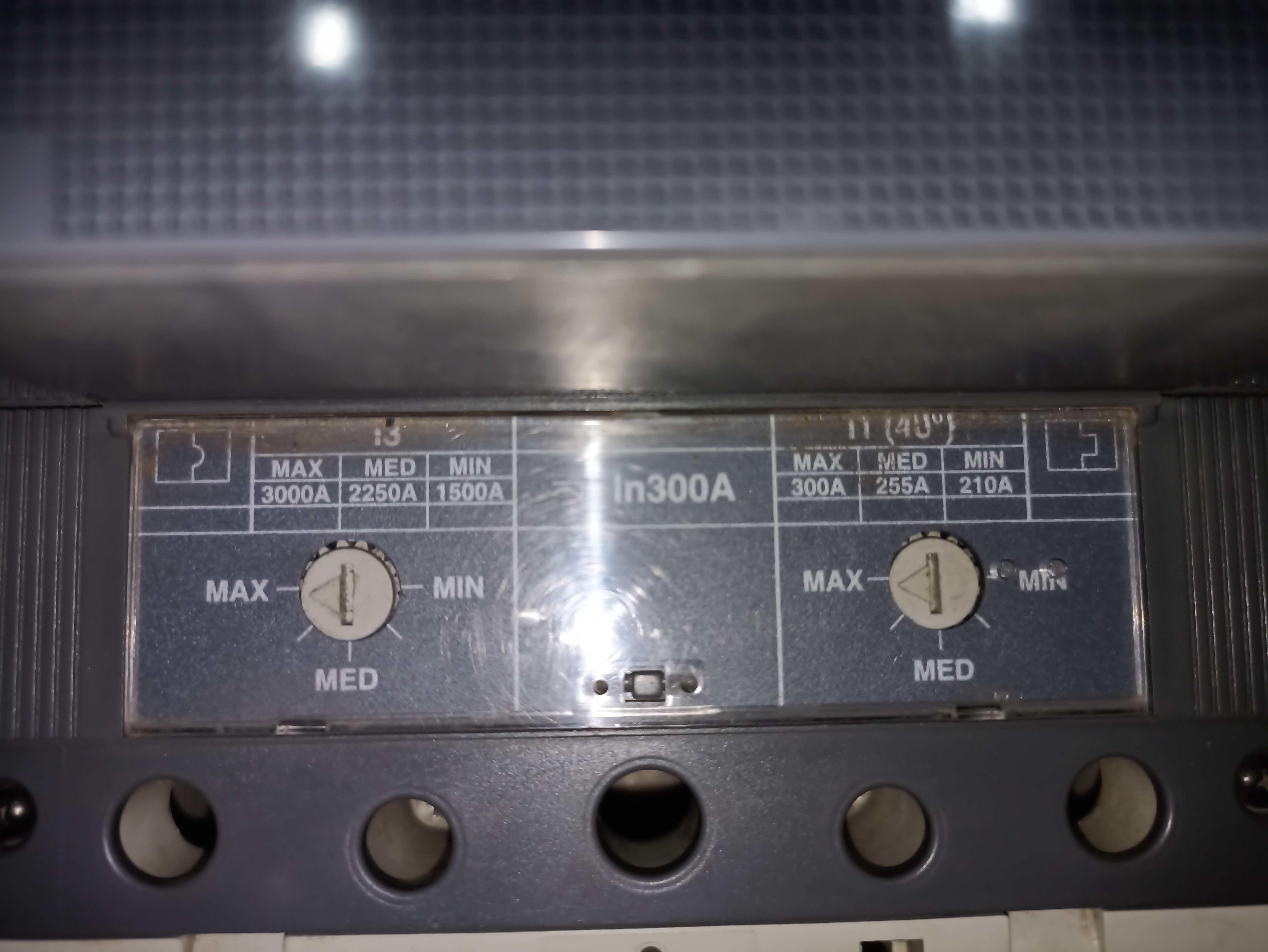 ABB SACE TMAX 300A 3P MCCB