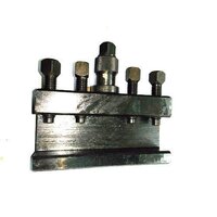 Quick change tool post