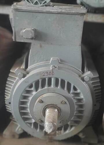 INDUCTION MOTOR 100 HP / 2900 RPM
