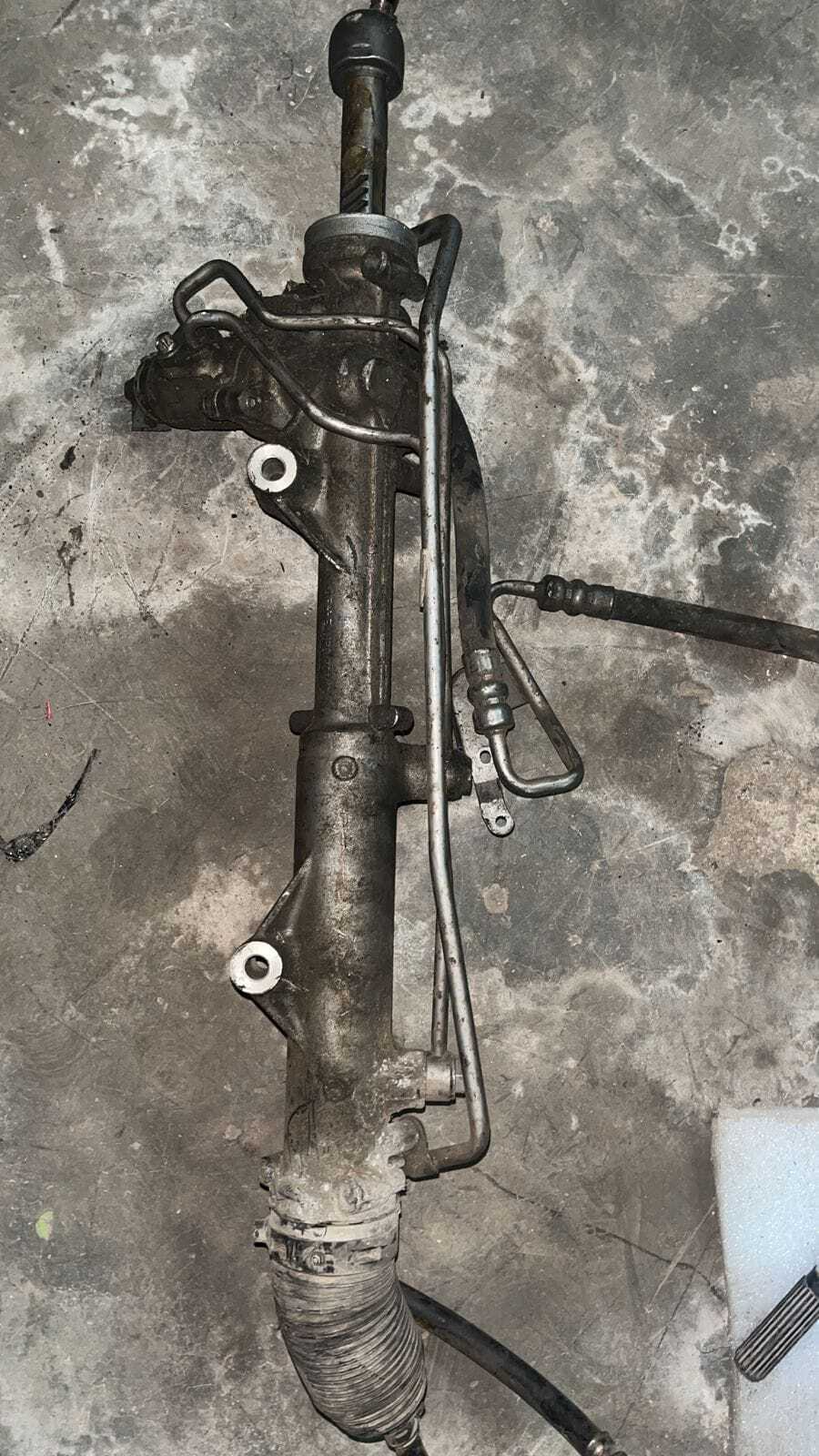 STEERING RACK OF MERCEDES 204