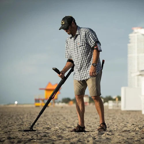 Black Minelab Go Find 22 Metal Detector