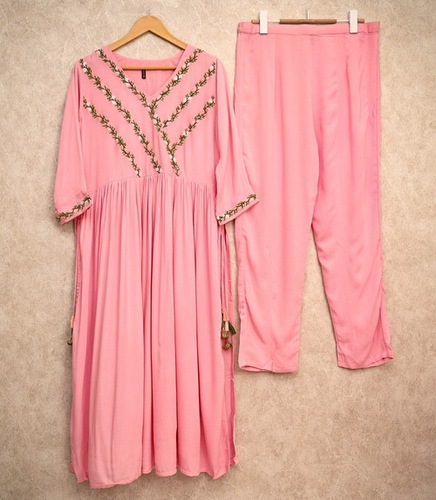 nyra cut kurta pant