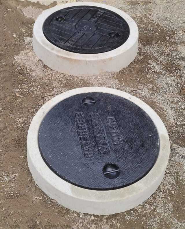 PFRC MANHOLE COVER WITH FRAME