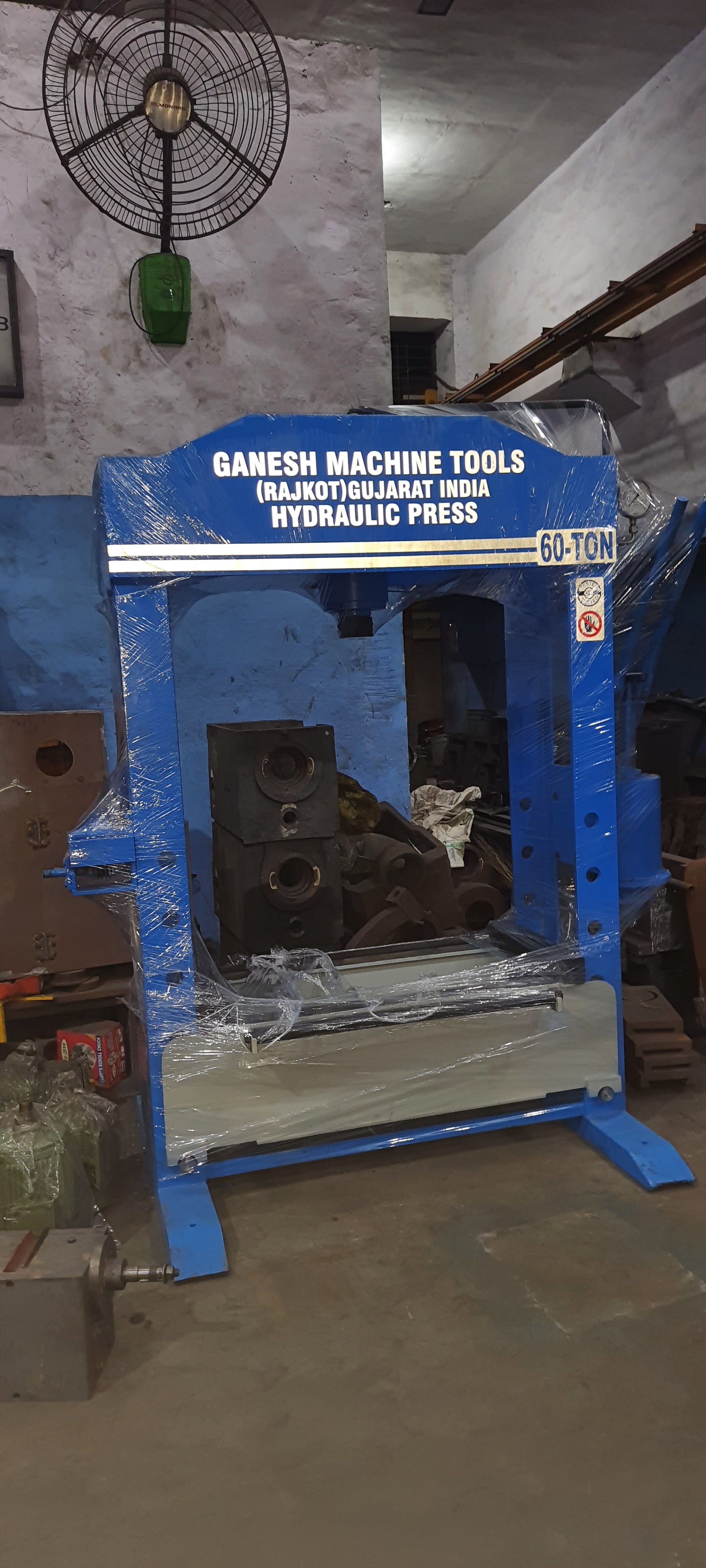 60 TON HYDRAULIC PRESS MACHINE