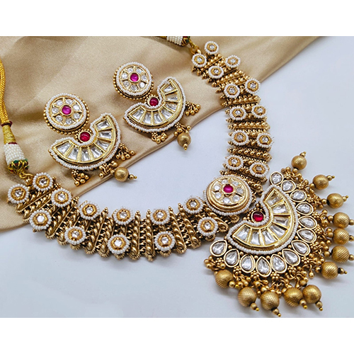Ladies Artificial Necklace Set