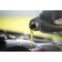Liquid Automotive Engine Oil