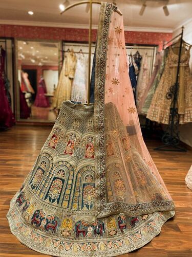 Lehanga Hanging Stand