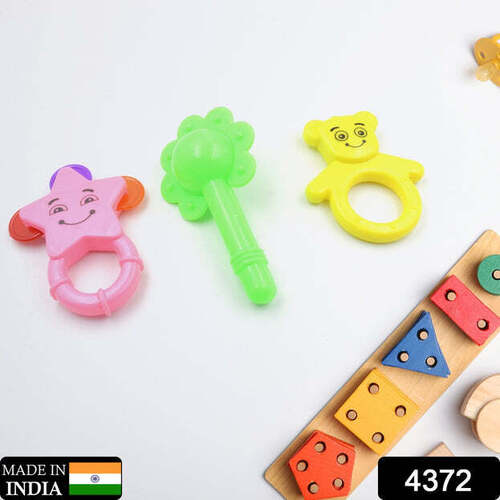 NEW BORN BABIES WITH ATTRACTIVE COLORS AND KHANJARI RATTLE (4372)