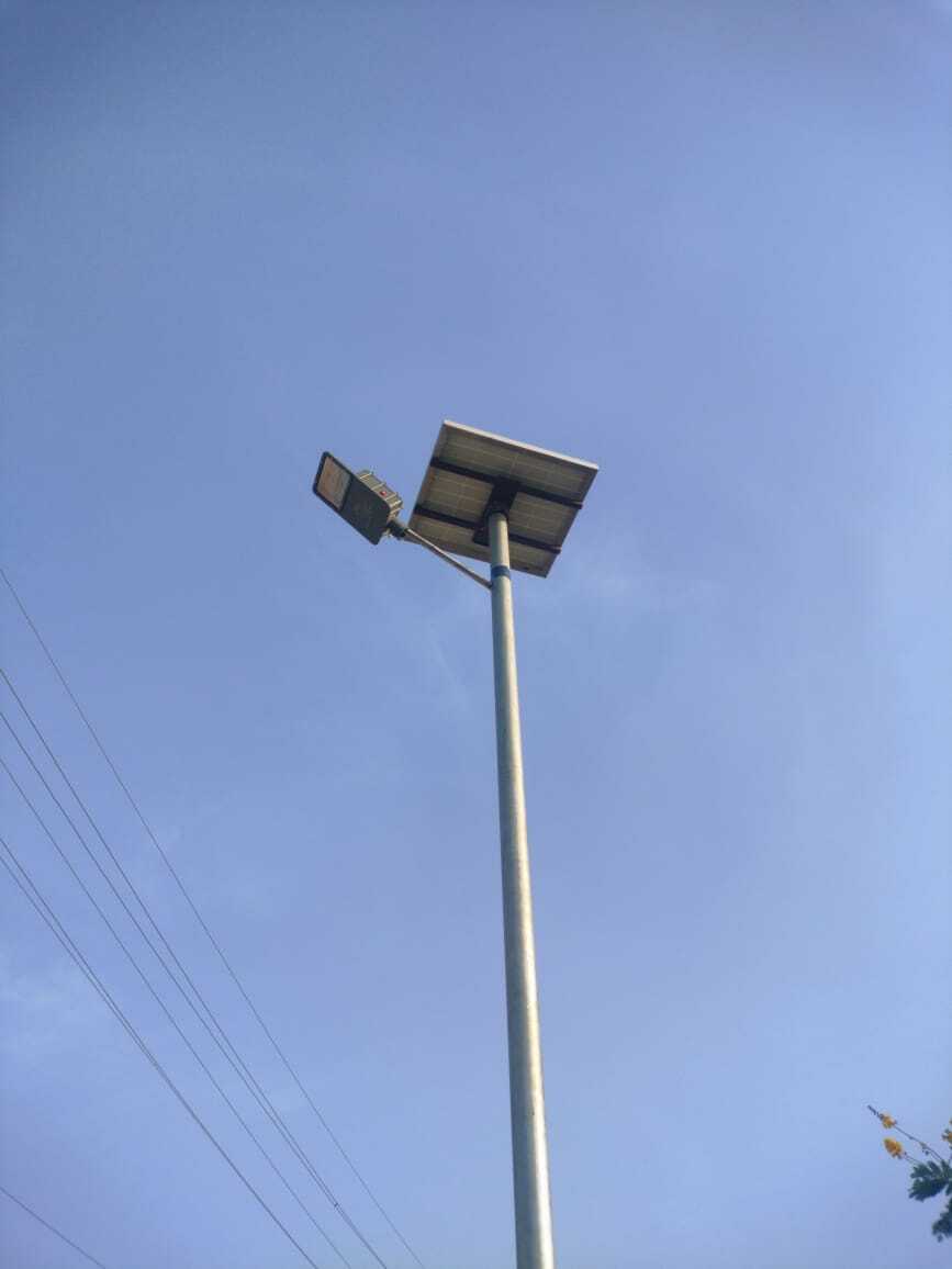 15 Watt solar street light