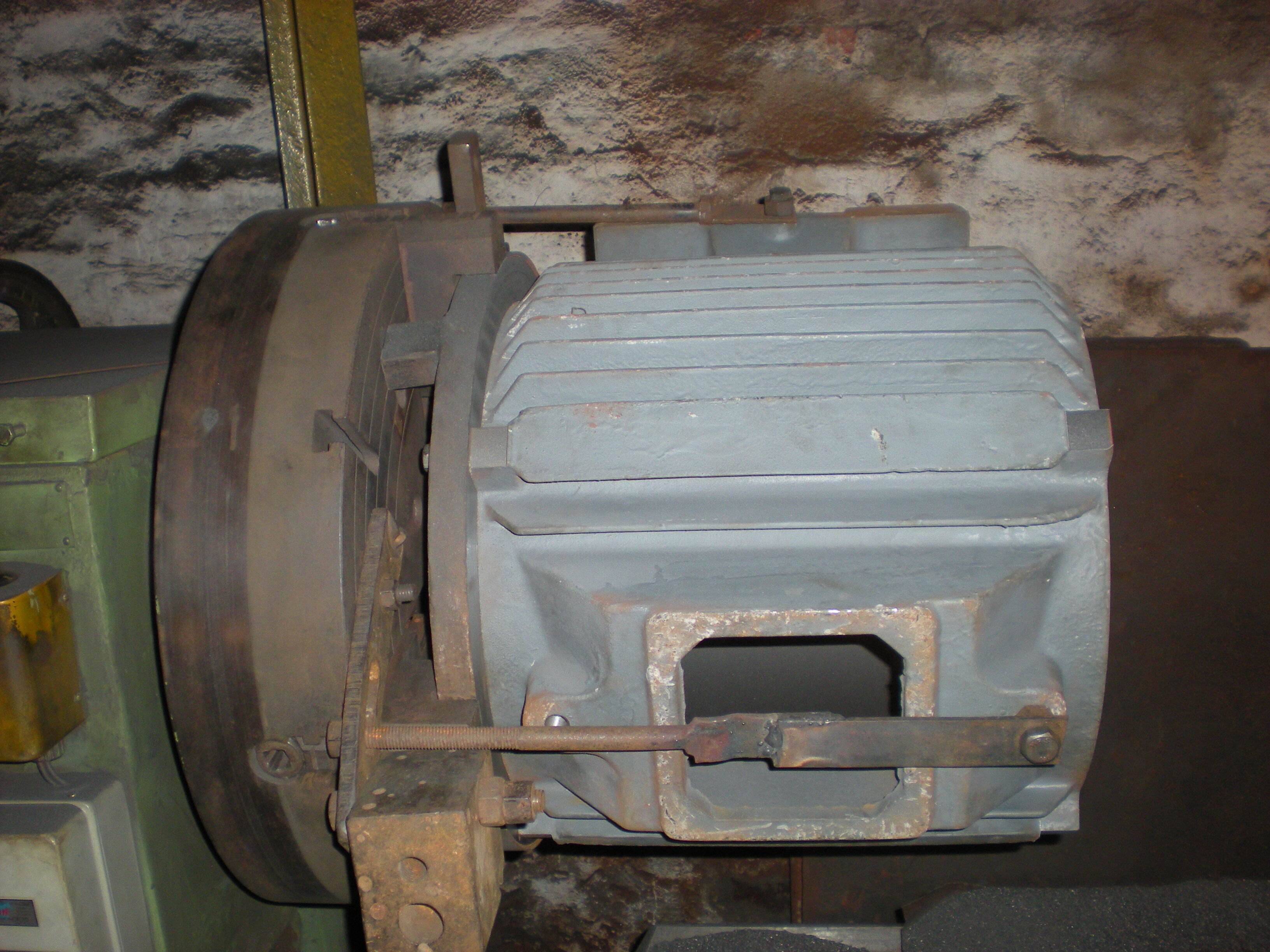 CAST IRON MOTOR BODY