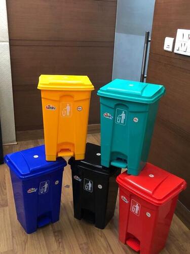 My Family Plastic Square Pedal Bin 20 Ltr