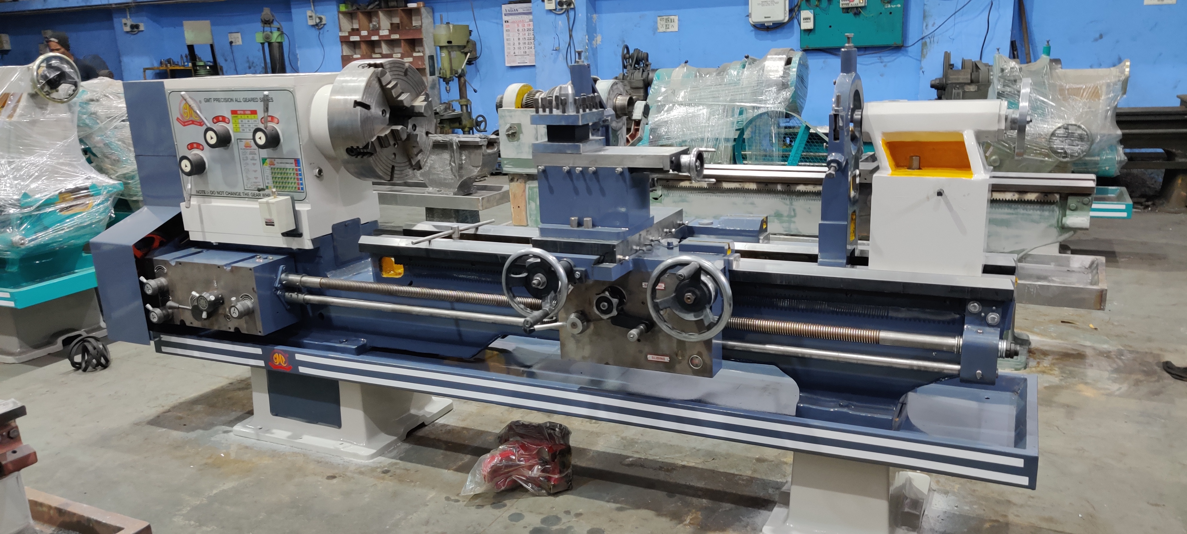 9 Feet Geared Head Heavy Duty Lathe Machine