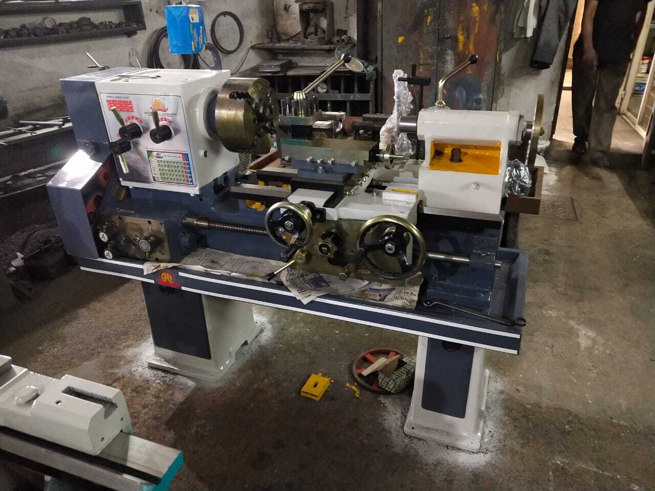 4.06 Feet All Geared Medium Duty Lathe Machine