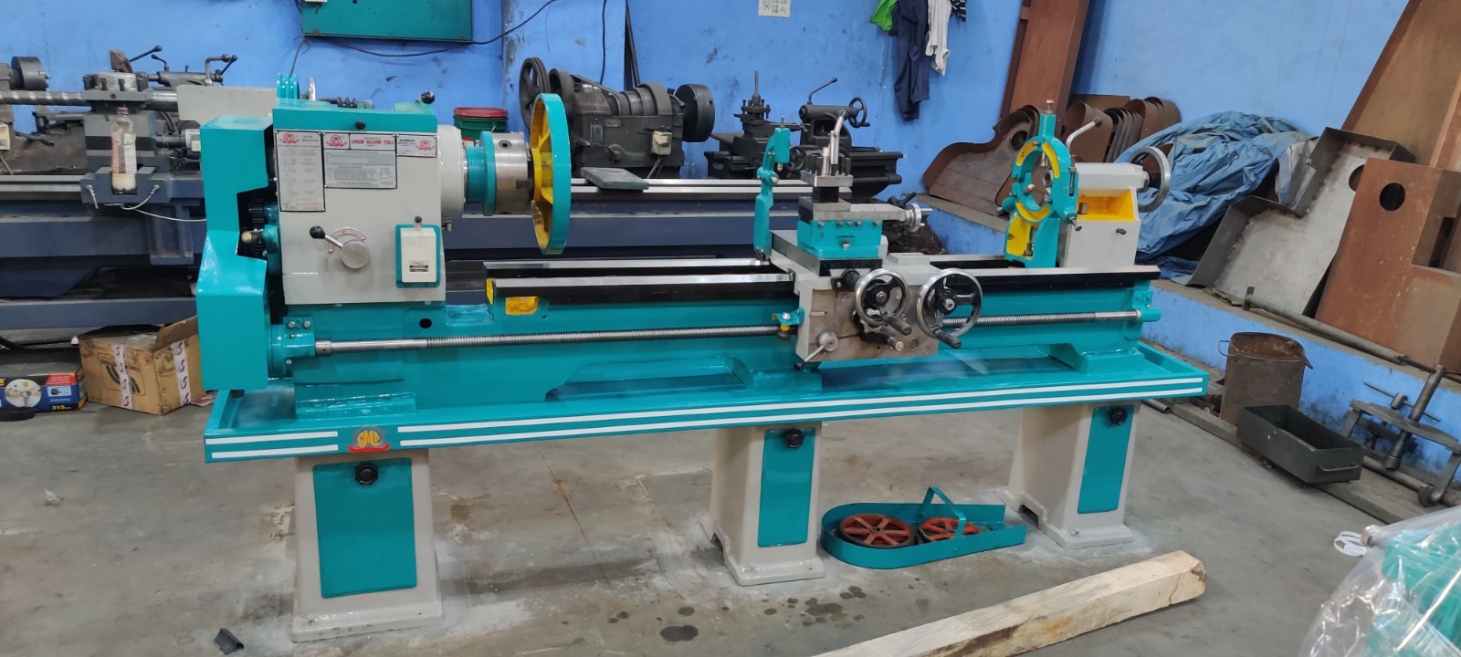 8 Feet Medium Duty Lathe Machine