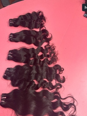 Natural wavy human hair weft bundles for sale