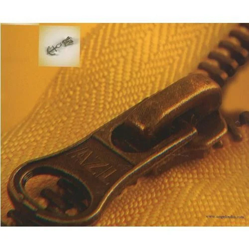 Keyhole Zipper Slider Hardness: Rigid