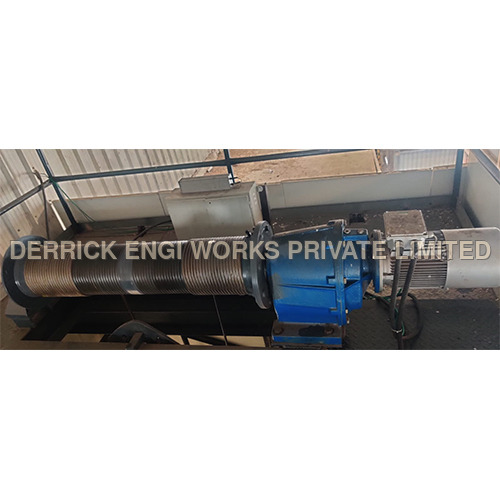 3 TON GOODS LIFT