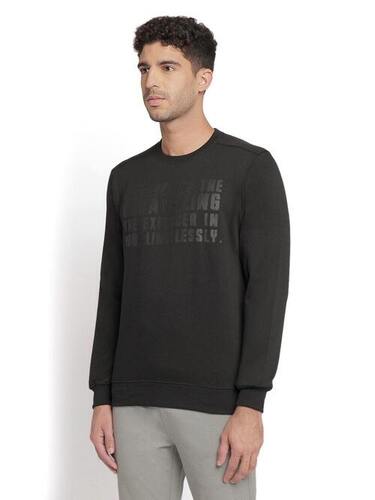 R/N sweat shirt with chest print