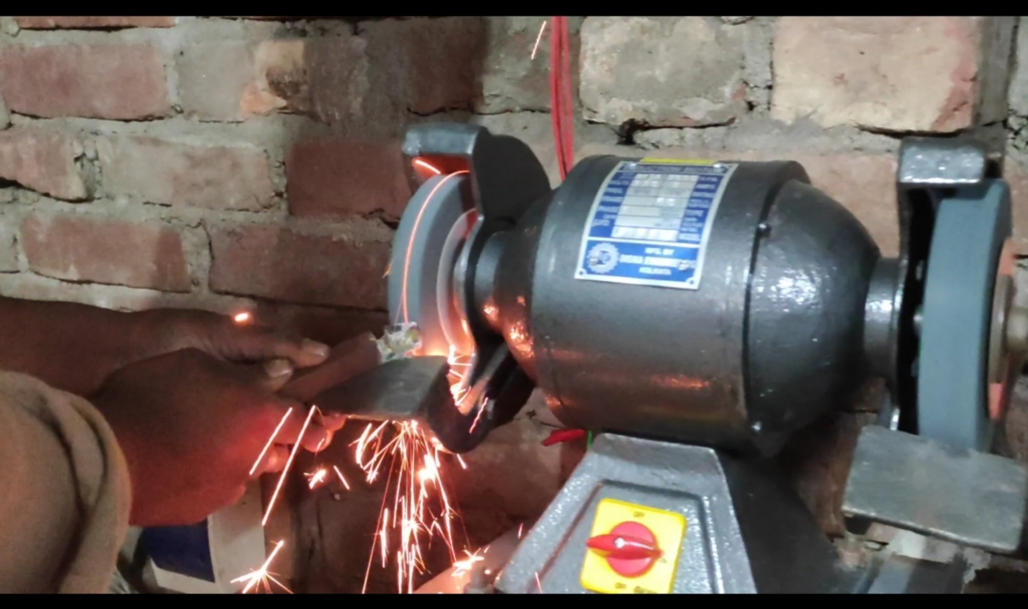 Bench Grinder Machine