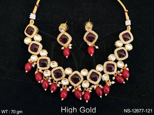 gold choker necklace